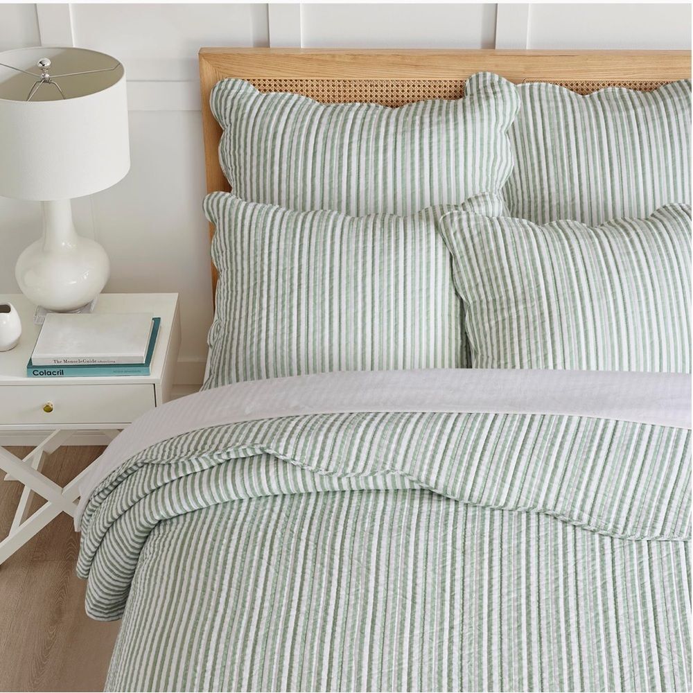 π PB Style Green & White Striped Cotton Quilt Coverlet Scalloped Trim Set NWT - Picture 4 of 7